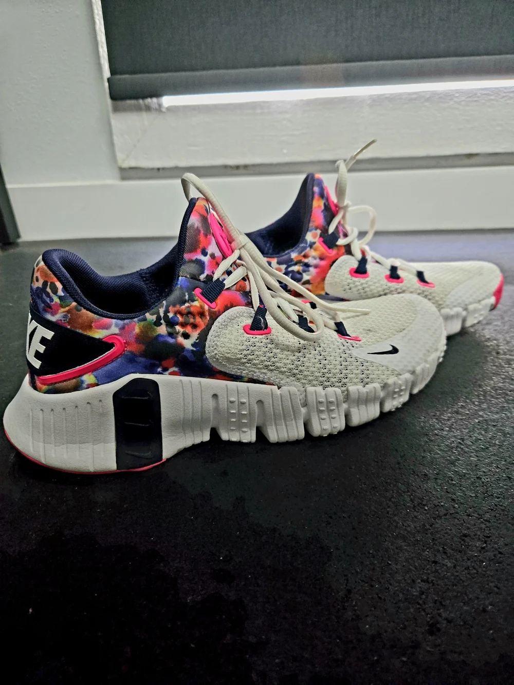 NIKE Free METCON 4 Floral Print Running Shoes - White & Multicolor